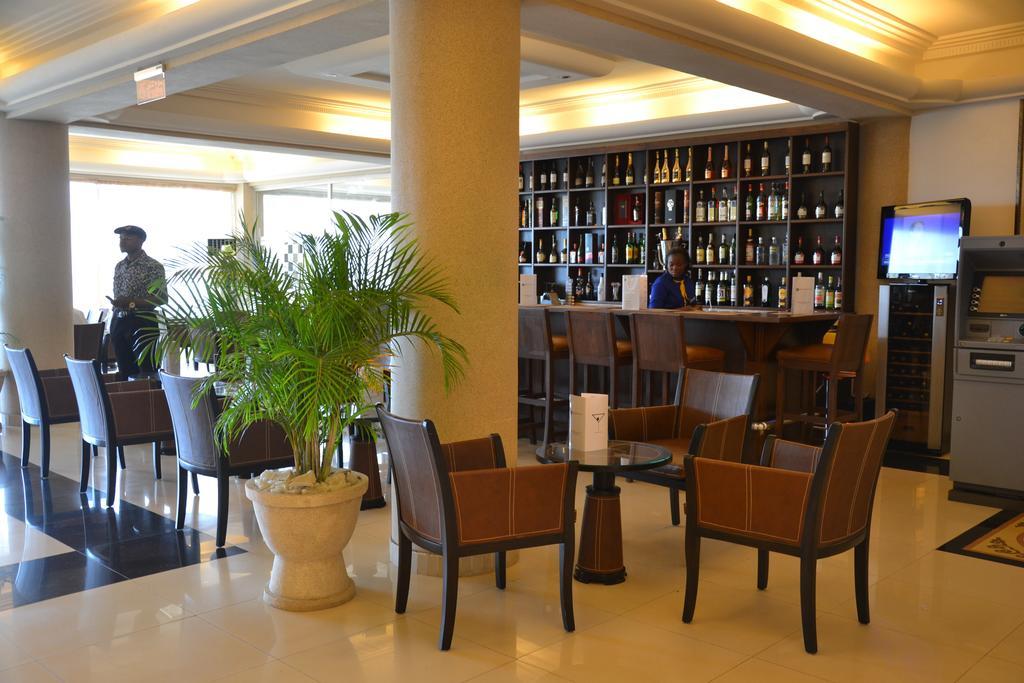 Nobila Airport Hotel Cotonou Bagian luar foto