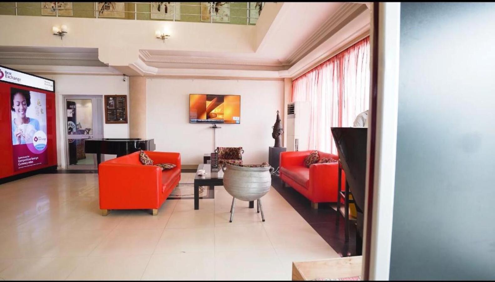 Nobila Airport Hotel Cotonou Bagian luar foto