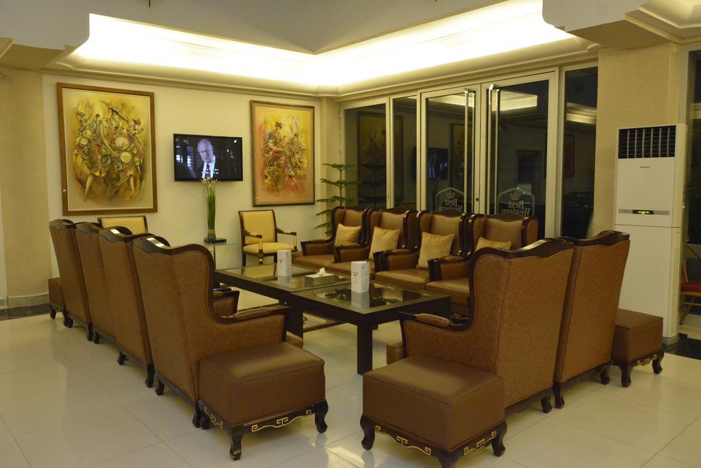 Nobila Airport Hotel Cotonou Bagian luar foto