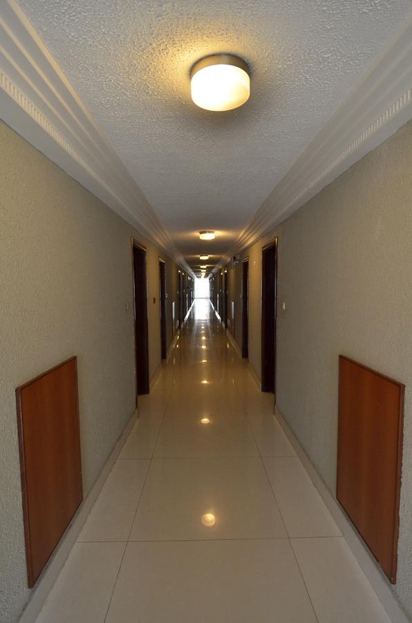 Nobila Airport Hotel Cotonou Bagian luar foto
